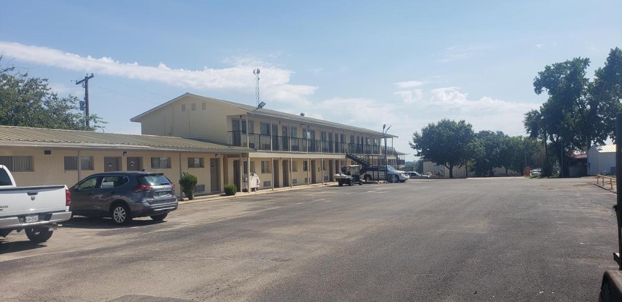 Gold Key Inn Brady Εξωτερικό φωτογραφία