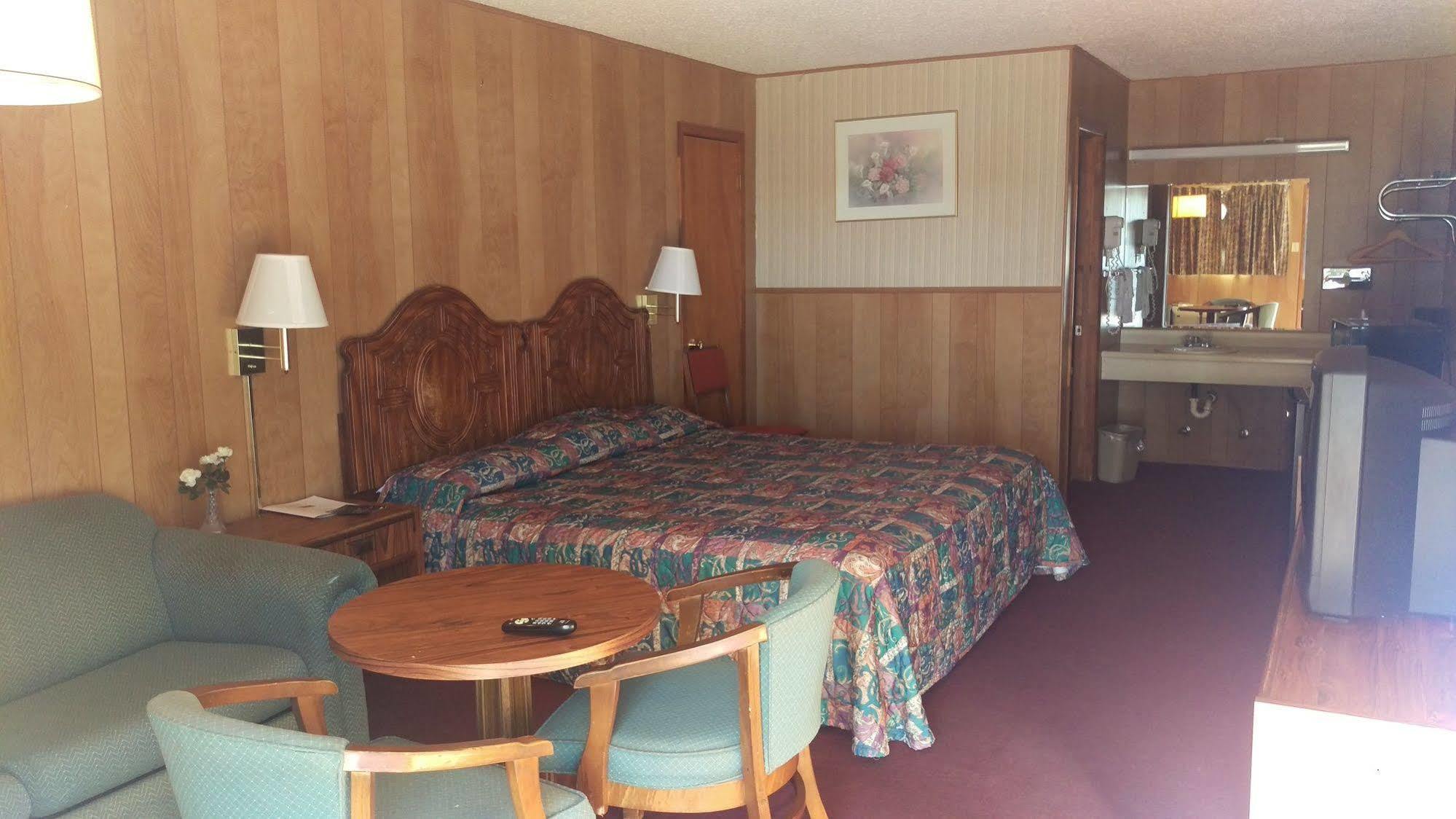 Gold Key Inn Brady Εξωτερικό φωτογραφία