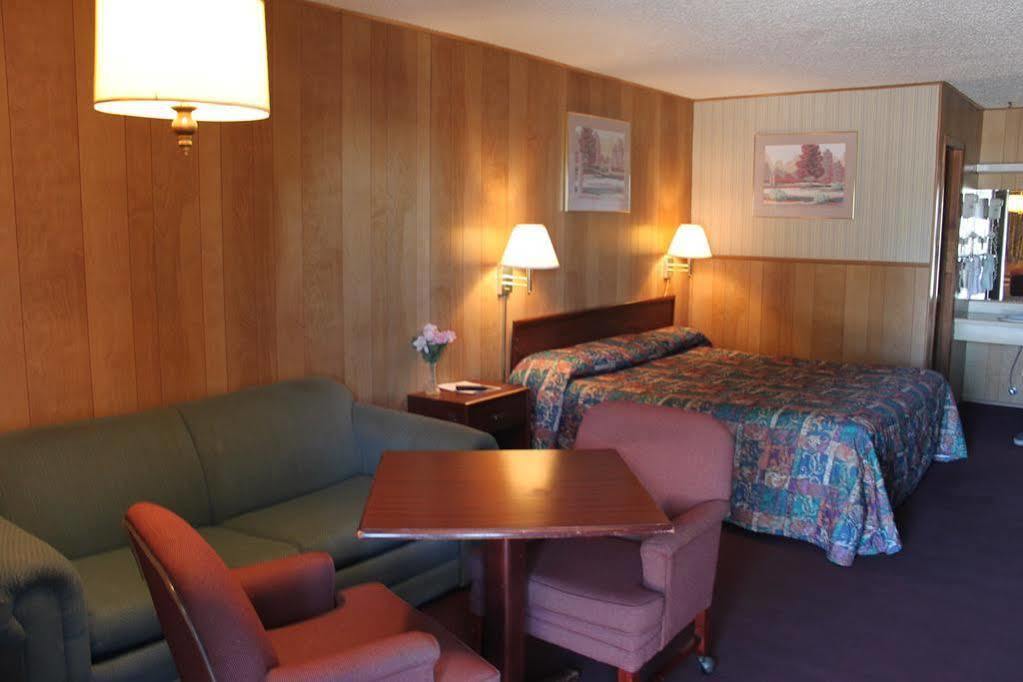 Gold Key Inn Brady Εξωτερικό φωτογραφία