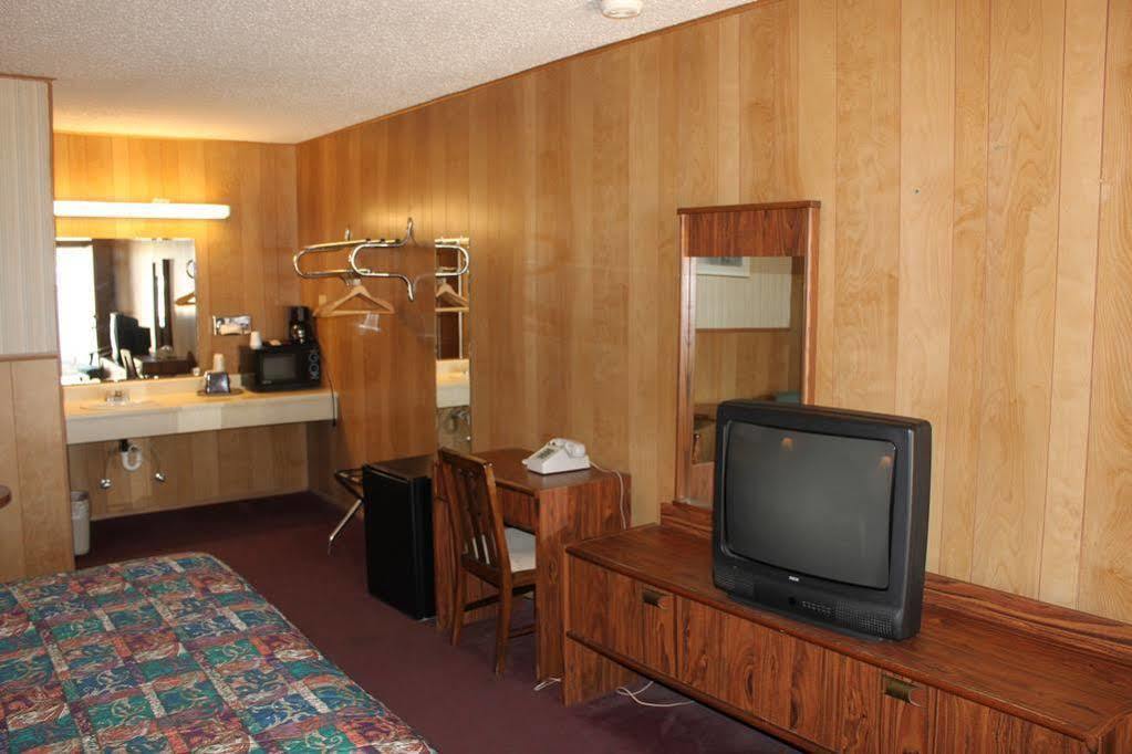 Gold Key Inn Brady Εξωτερικό φωτογραφία